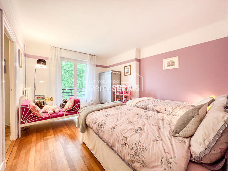 Maison - 248 m² - 9 pièces