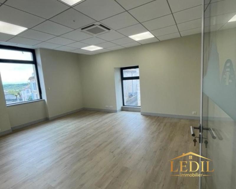 Local commercial - 211 m² - 1 pièce