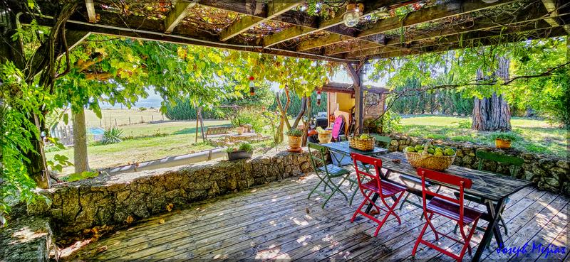 Maison - 332 m² - 11 pièces