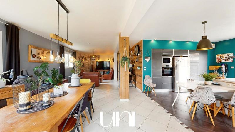 Maison - 220 m² - 10 pièces