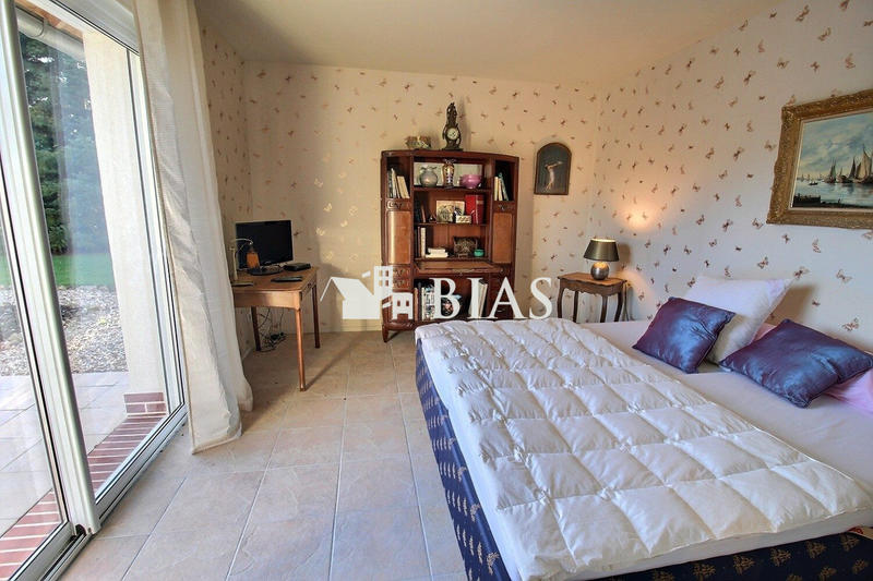 Maison - 264 m² - 10 pièces