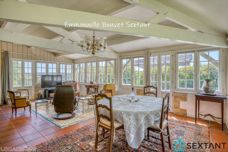 Maison - 220 m² - 7 pièces