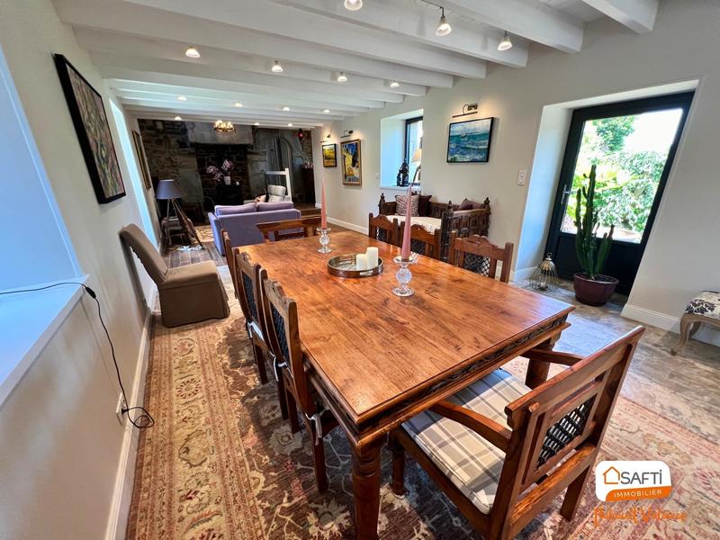 Maison - 307 m² - 12 pièces