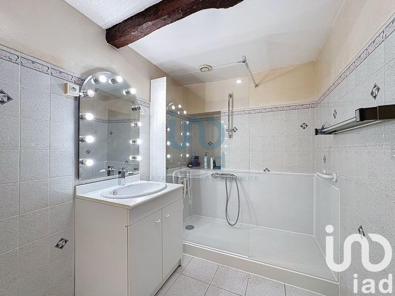 Maison - 234 m² - 8 pièces