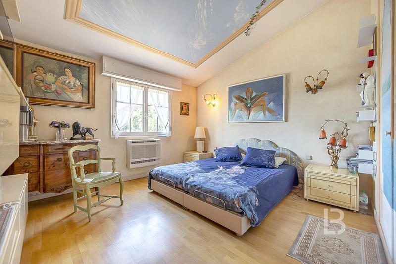 Maison - 283 m² - 6 pièces