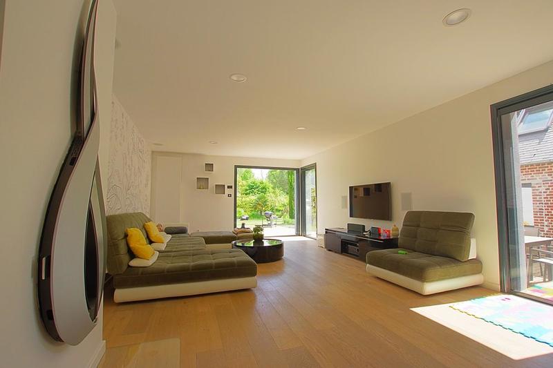 Maison - 230 m² - 6 pièces