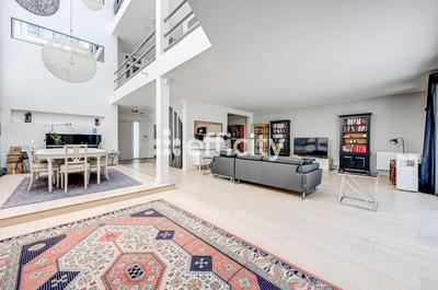 Maison de ville - 335 m² - 7 pièces