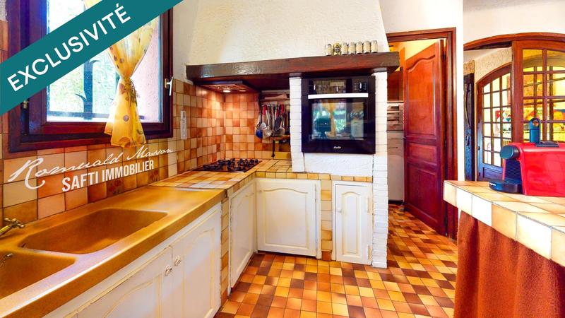 Maison - 210 m² - 7 pièces