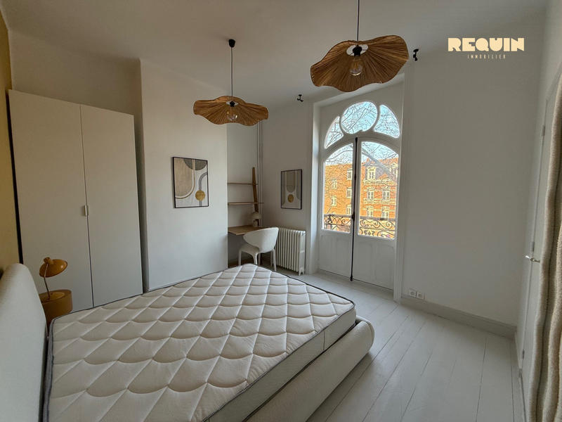 Maison - 230 m² - 9 pièces