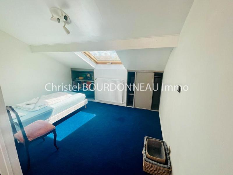 Maison - 201 m² - 9 pièces