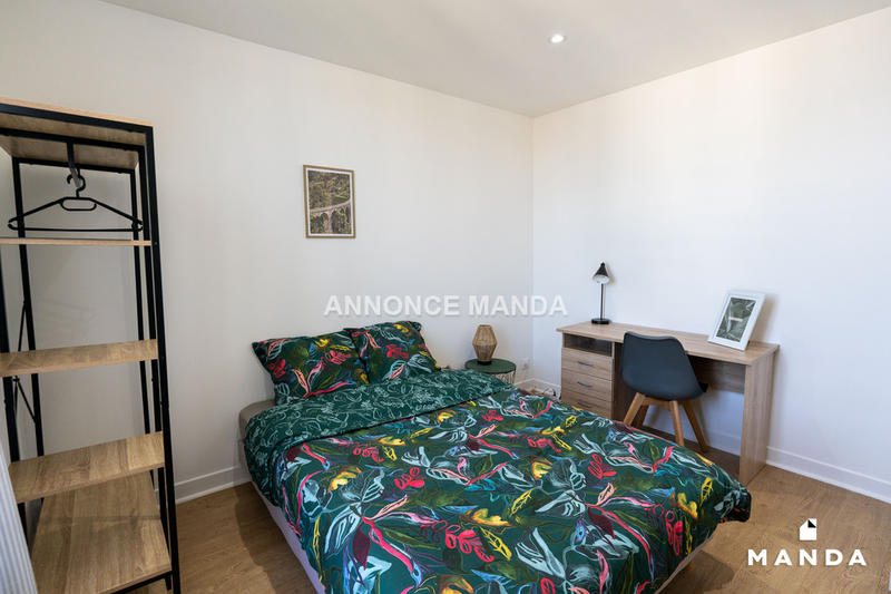 Chambre - 11 m² - 4 pièces