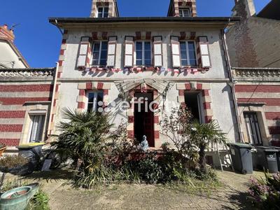Maison bourgeoise - 200 m² - 11 pièces