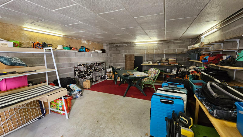 Maison - 230 m² - 8 pièces