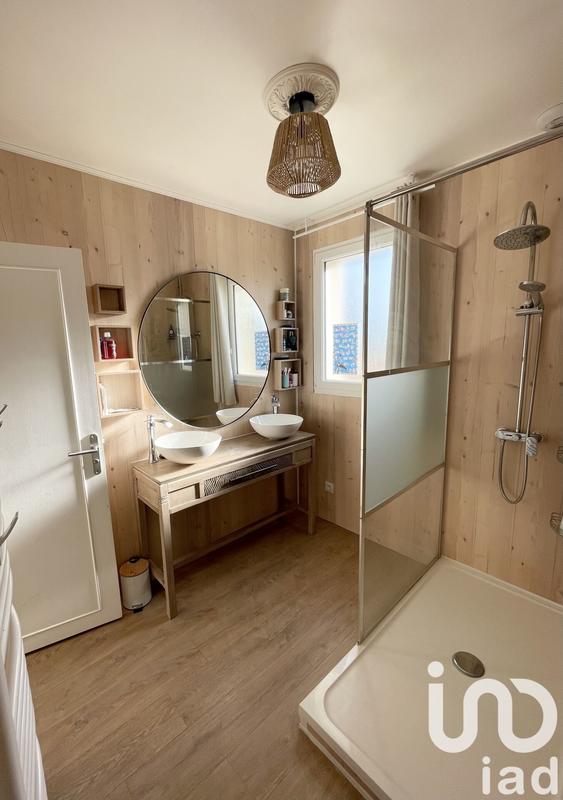 Maison - 185 m² - 8 pièces