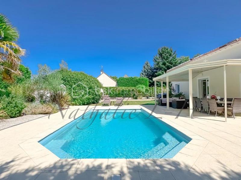 Pavillon - 224 m² - 6 pièces