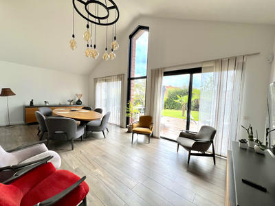 Maison - 183 m² - 6 pièces