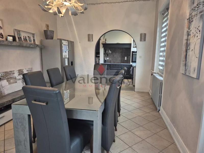 Maison - 190 m² - 9 pièces