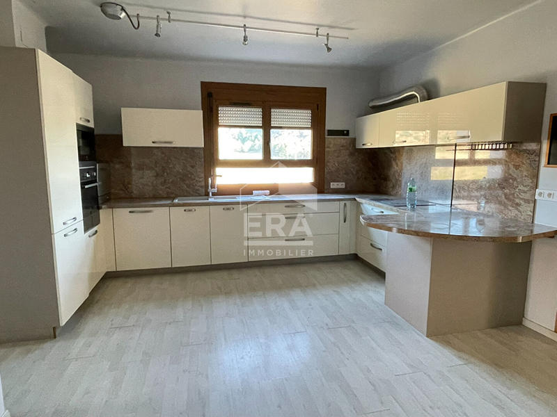 Local commercial - 845 m² - 17 pièces