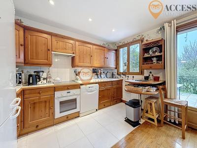 Maison - 96 m² - 6 pièces