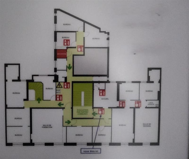 Local commercial - 377 m²