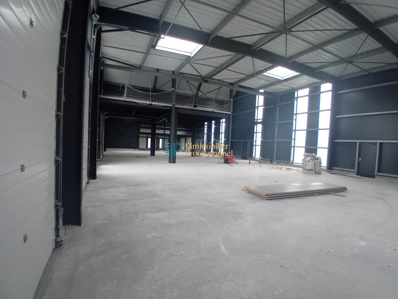 Local d'activités - 640 m²
