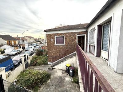 Maison - 93 m² - 5 pièces