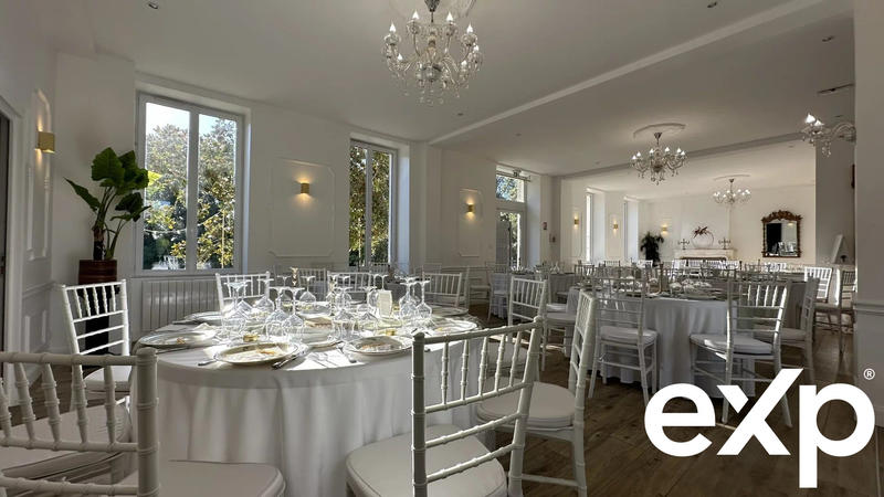 Maison - 768 m² - 17 pièces