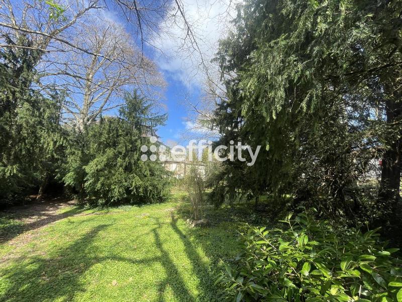 Maison bourgeoise - 350 m² - 12 pièces