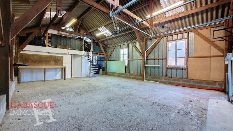 Local commercial - 150 m² - 2 pièces