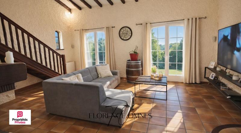 Maison - 196 m² - 9 pièces