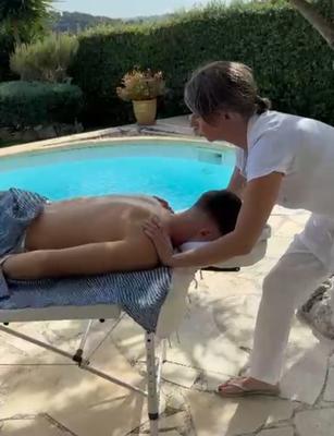 Sabrina Ferreira massages