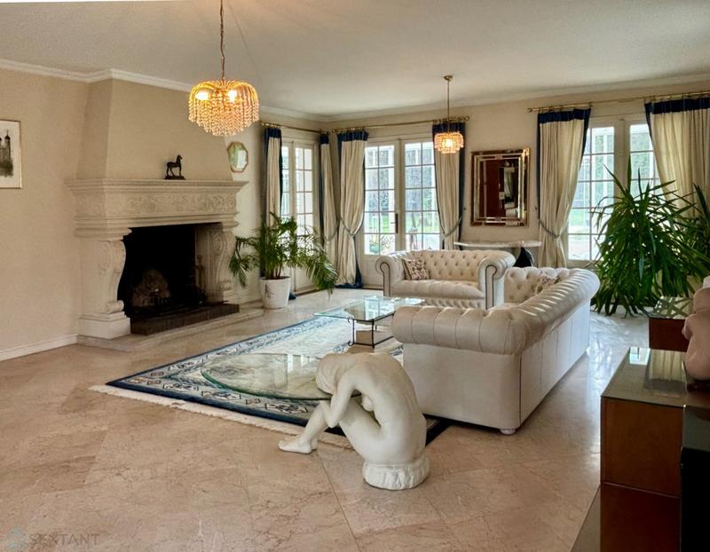Propriété - 280 m² - 10 pièces