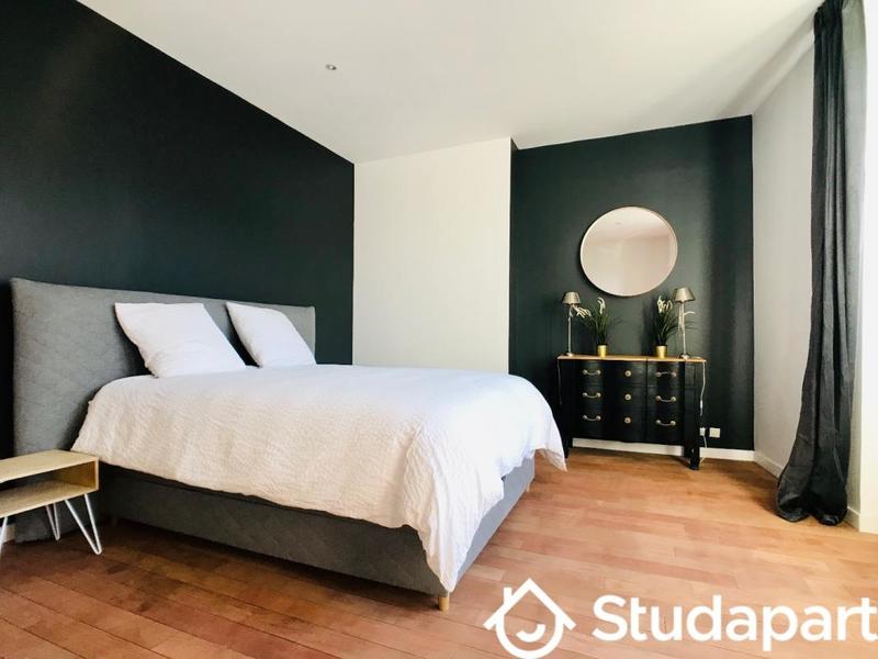 Appartement - 170 m² - 8 pièces