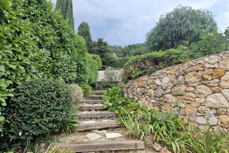 Maison - 200 m² - 7 pièces