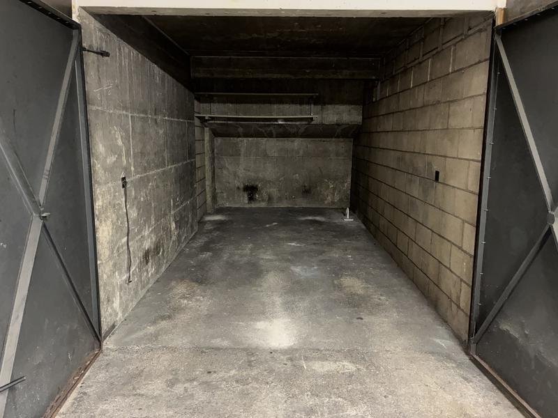 Parking / Garage - 12 m²