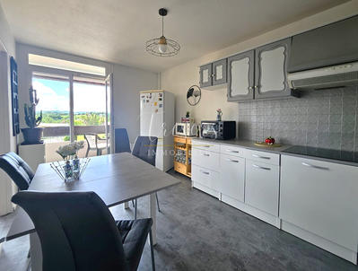 Appartement - 77 m² - 4 pièces