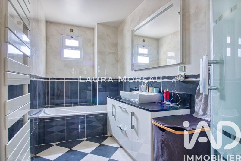 Maison - 163 m² - 8 pièces