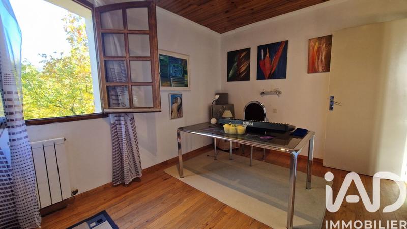 Maison - 185 m² - 9 pièces