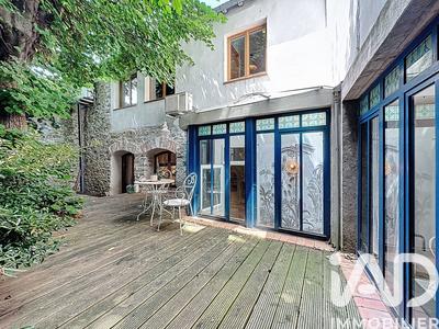 Maison - 180 m² - 8 pièces