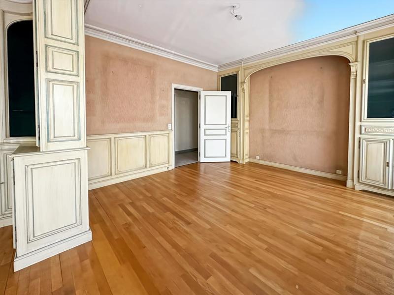 Appartement - 161 m² - 5 pièces