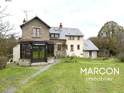 Maison - 138 m² - 9 pièces