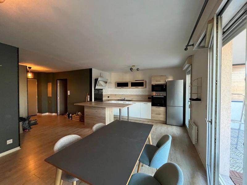 Appartement - 75 m² - 3 pièces