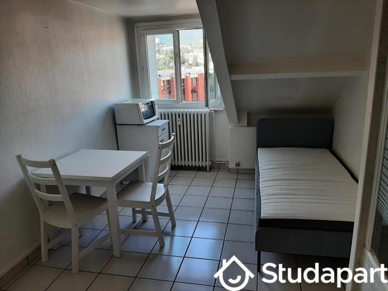 Appartement - 12 m² - 1 pièce