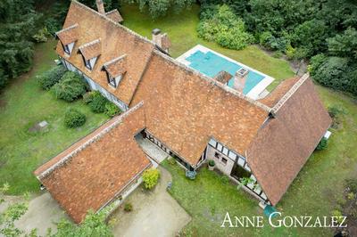 Propriété - 295 m² - 9 pièces