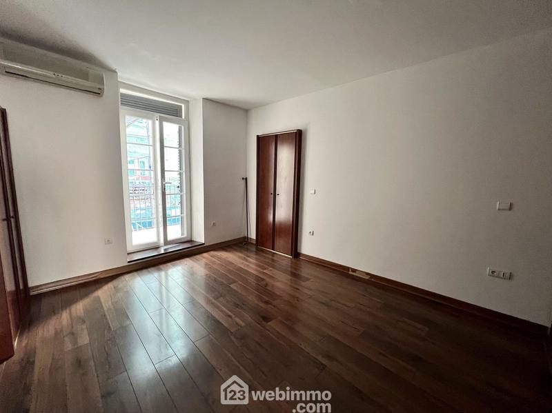 Appartement - 90 m² - 3 pièces