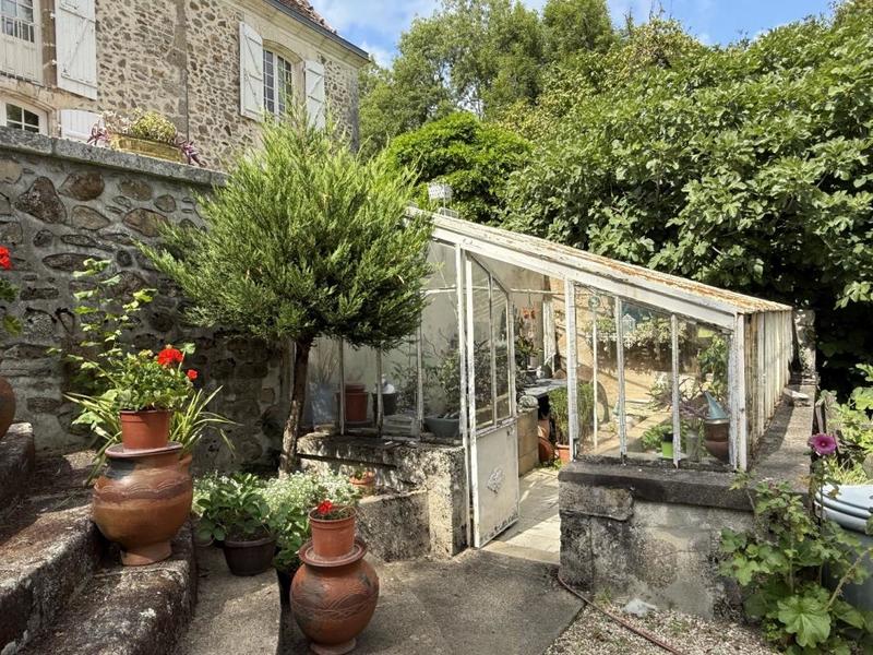 Maison - 333 m² - 9 pièces