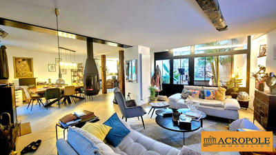 Maison - 240 m² - 9 pièces