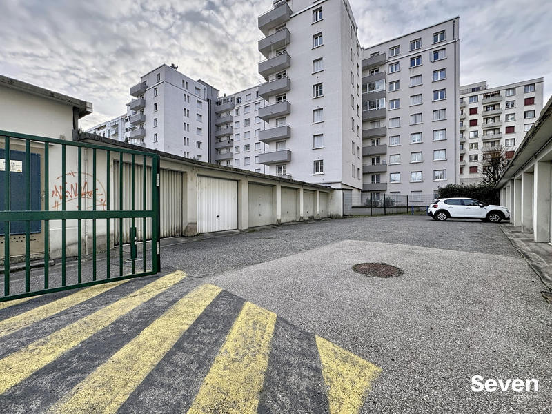 Parking / Garage - 15 m²