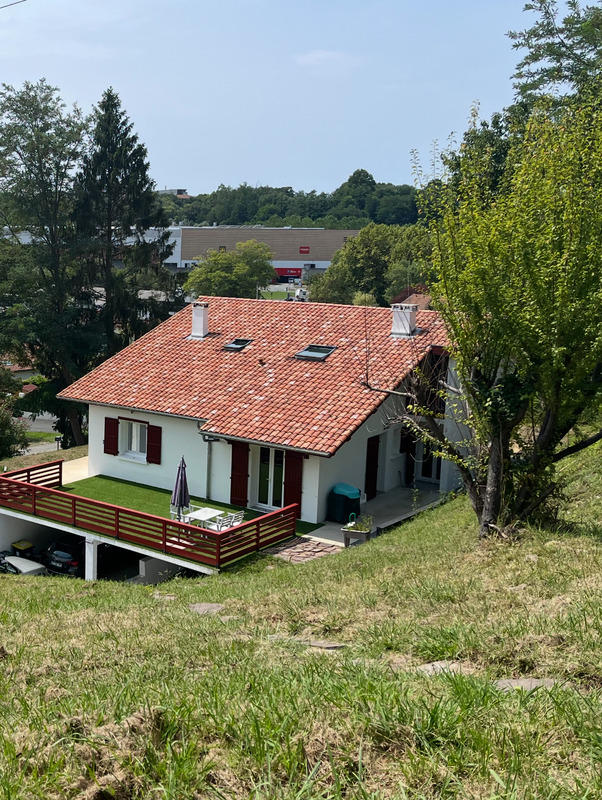Maison - 180 m² - 6 pièces