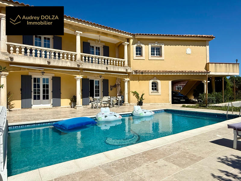 Maison - 186 m² - 8 pièces